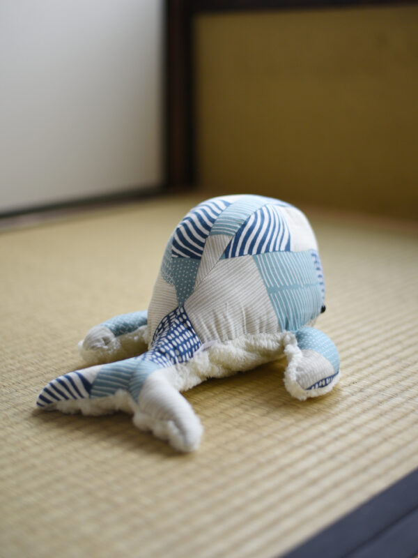 eco-whale plushie - Image 2