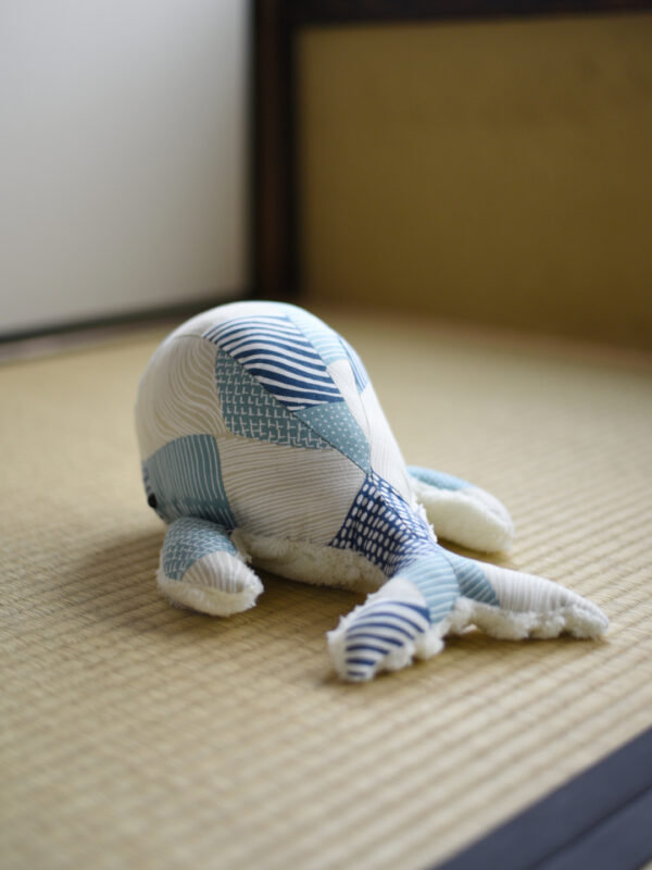 eco-whale plushie - Image 3