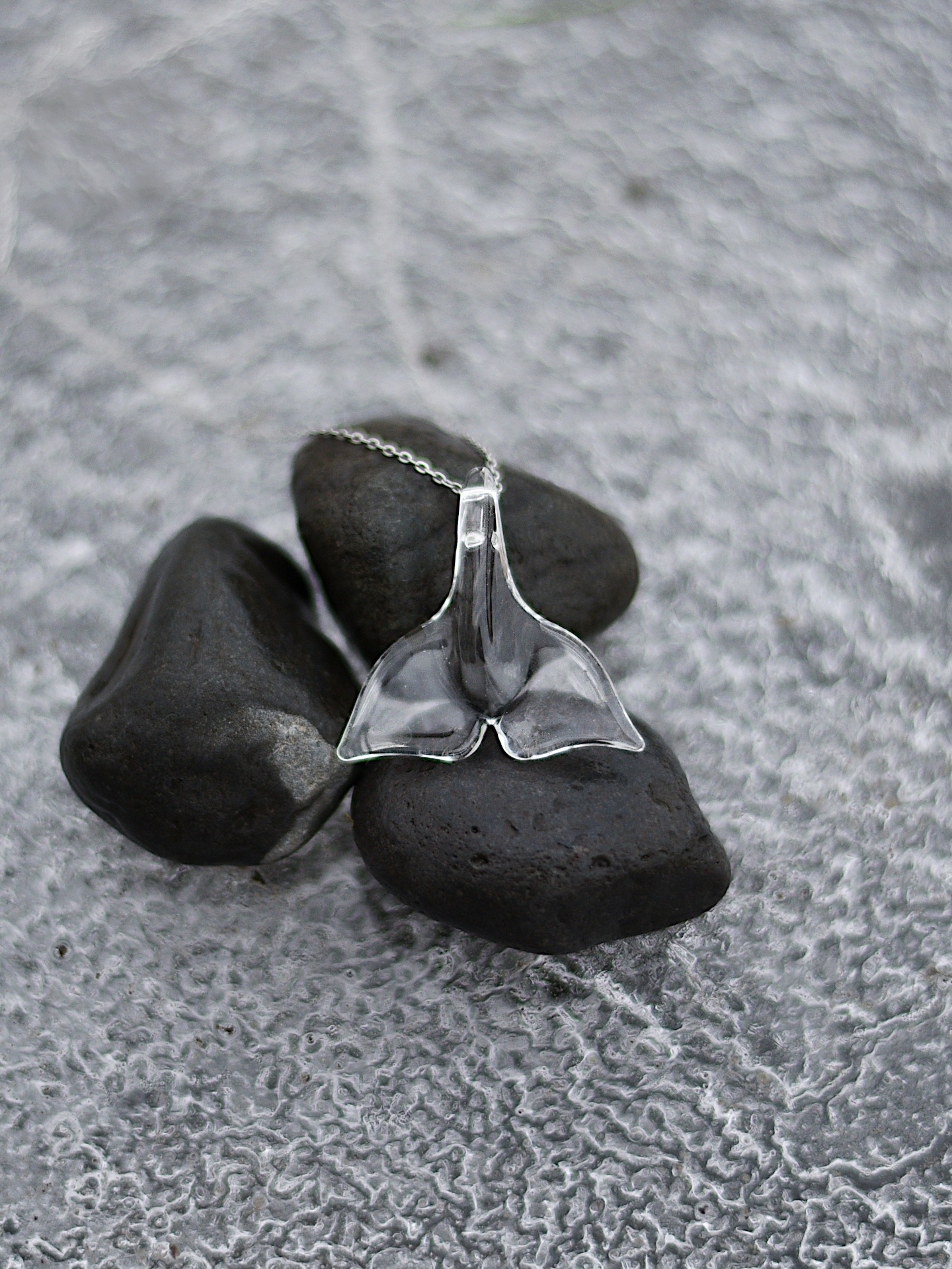 glass whale fluke necklace - Image 2