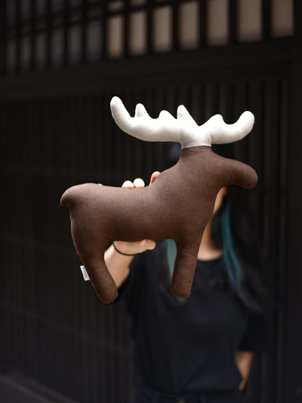 herajika moose plushie - Image 2
