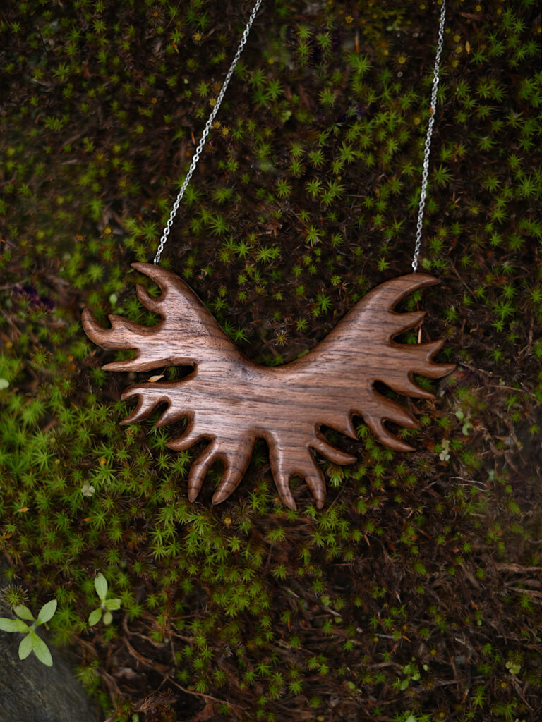 isohirvenjรคkรคlรค necklace 1