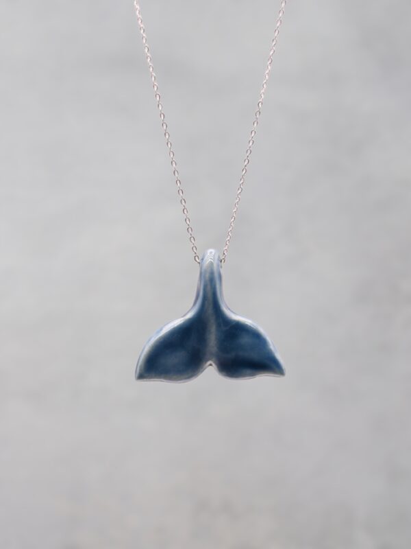 whale fluke necklace [ocean blue]